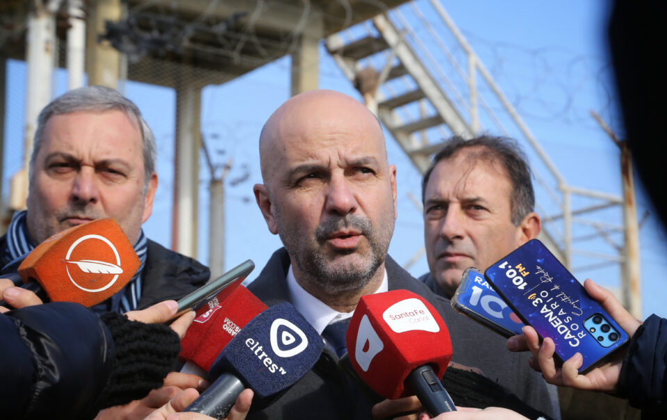 El gobierno de la provincia puso en marcha el sistema de inhibición de celulares en el penal de Piñero