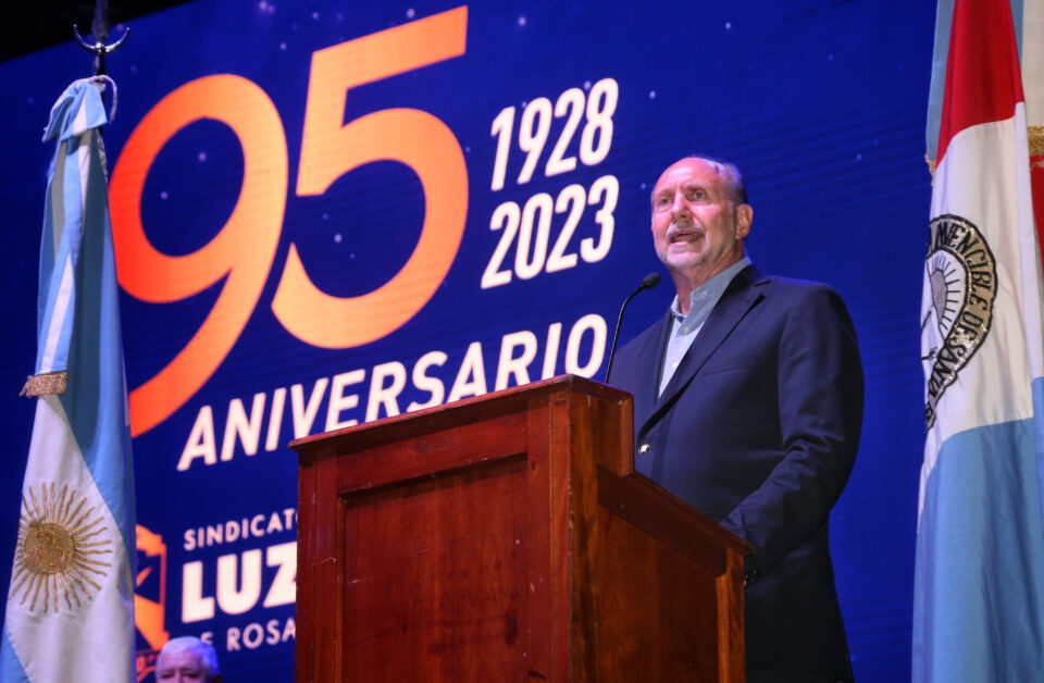Perotti participó del festejo por el 95° Aniversario del Sindicato de Luz y Fuerza de Rosario