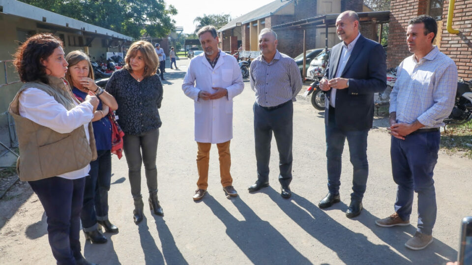 El gobernador Perotti recorrió las obras que la provincia realiza en el Hospital Orlando Alassia