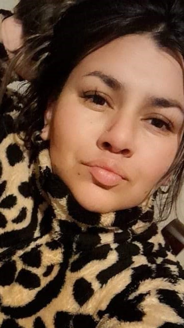 Se solicita información sobre Adriana Gisela Muñoz