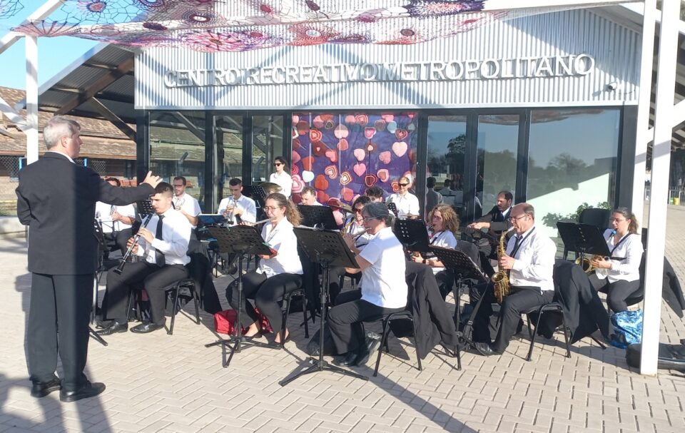 La Banda Municipal se presentó en el Centro Recreativo Metropolitano