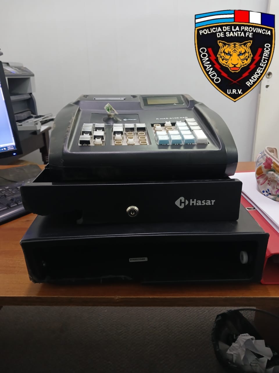 SECUESTRARON UNA CAJA REGISTRADORA