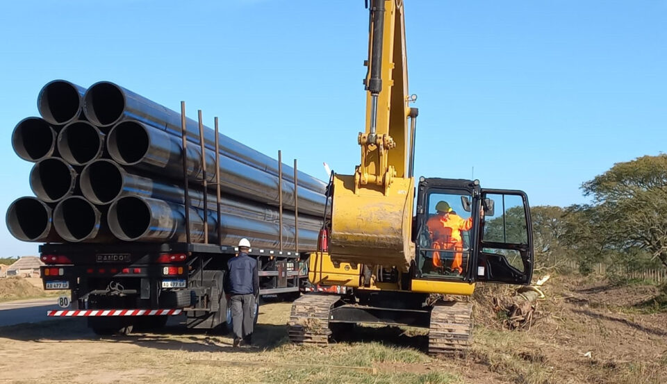 Llegaron los primeros caños para avanzar con la obra del acueducto San Javier – Tostado