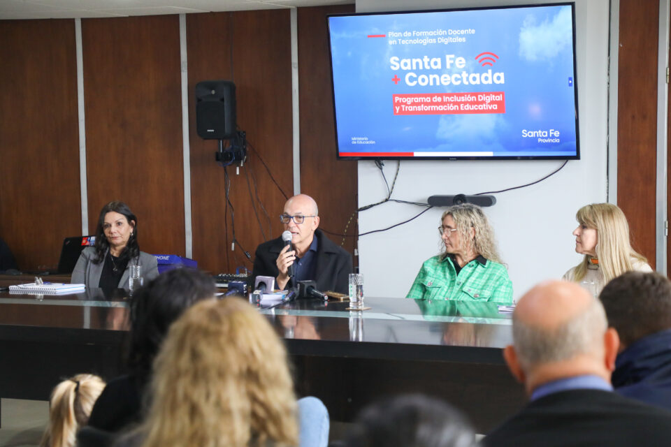 La provincia presentó el Plan de Formación Docente en Tecnologías Digitales