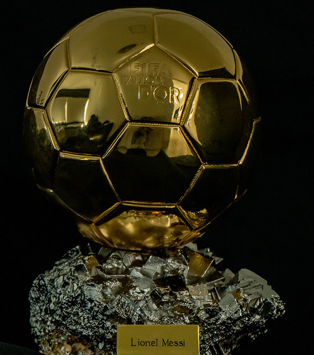 El Museo del Deporte Santafesino exhibe el Balón y el Botín de Oro de Leo Messi