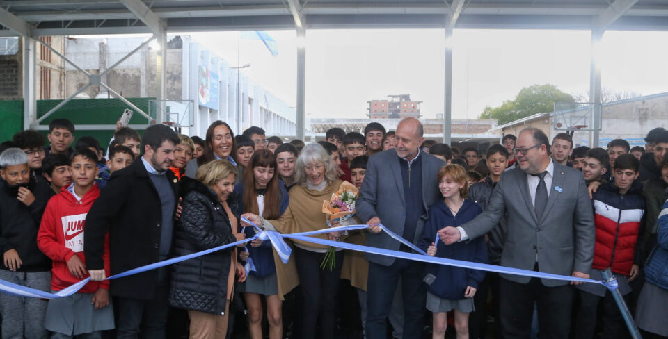 Perotti inauguró obras en una intensa jornada de actividades en el departamento General López