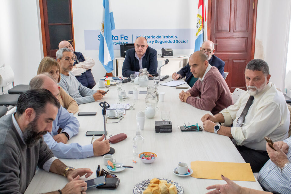 La provincia concretó la reunión paritaria con los representantes de los profesionales de la salud