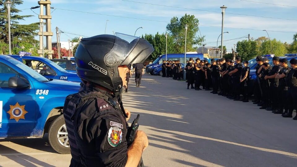 La provincia otorgará una asignación especial para reponer los uniformes y equipos de la Policía, Iapip y Servicio Penitenciario