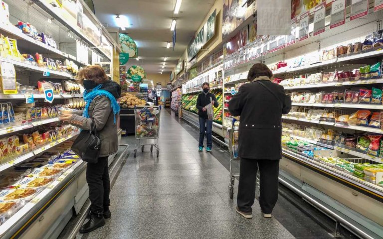 La inflación se disparó al 12,4% en agosto, un récord en más de 32 años