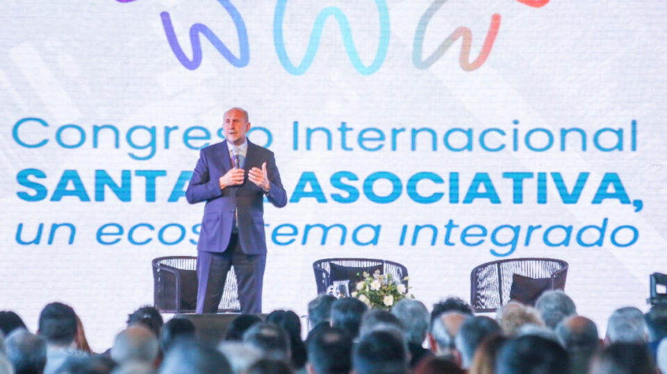 Perotti participó del Congreso Internacional Santa Fe Asociativa, Un ecosistema integrado