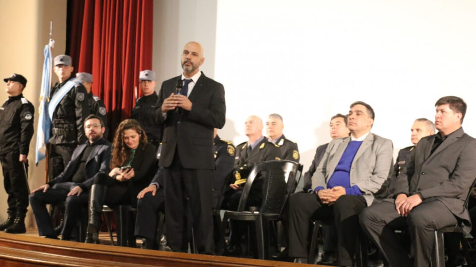 La provincia incorporó 289 profesionales, técnicos y administrativos a la policía provincial