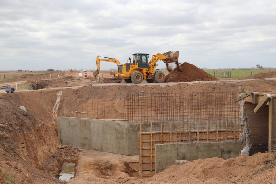 Avanza la pavimentación del acceso a Aurelia desde la ruta 70