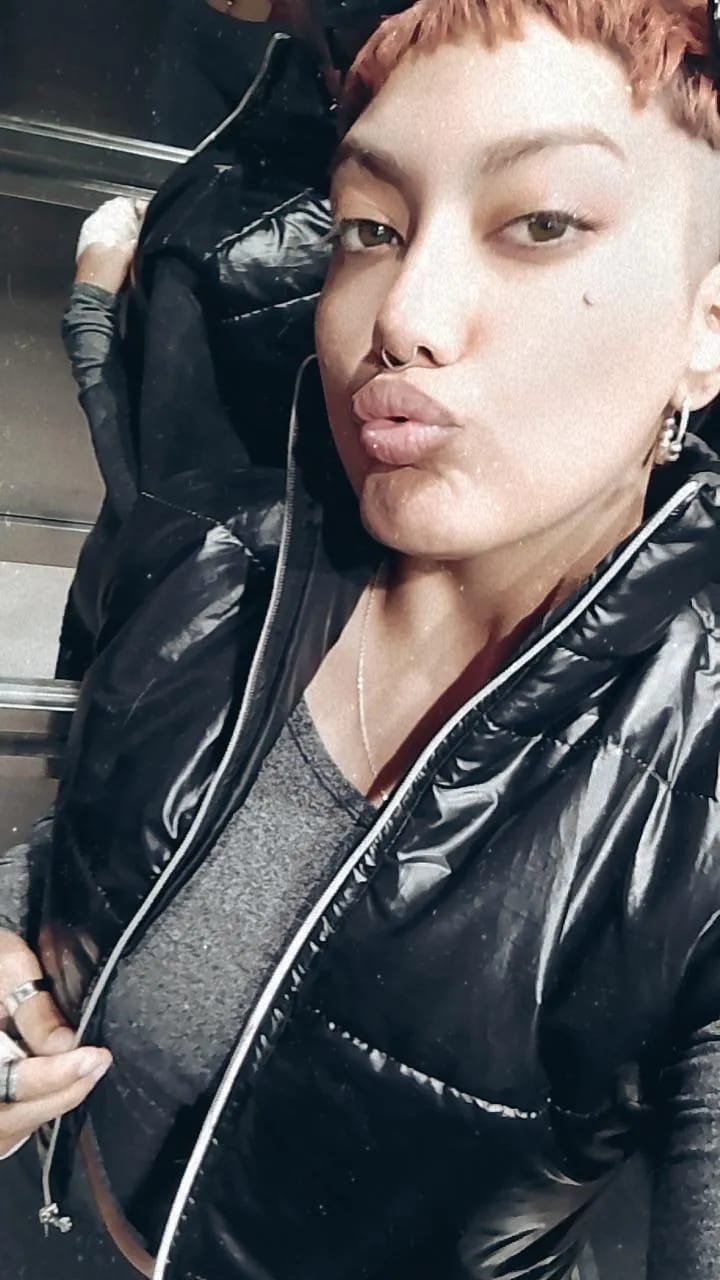 Se solicita información sobre Lola Bianco