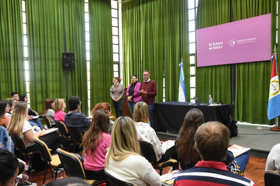 Mapa Social de Rafaela: 25 jóvenes se capacitaron para realizar encuestas a ONG