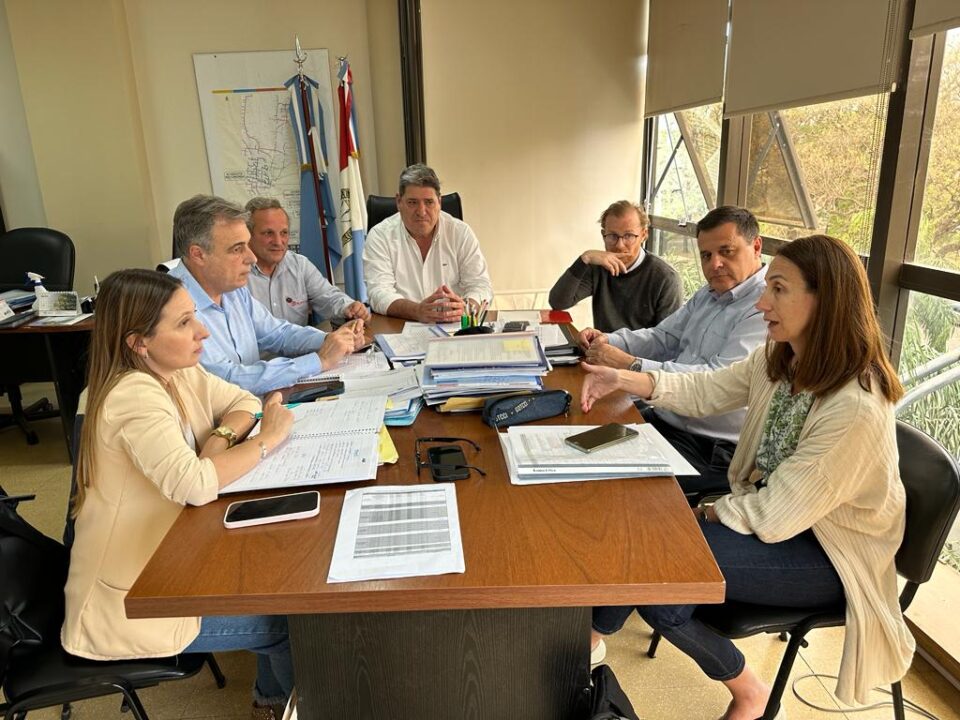 Reunión en ASSA por continuación de obras de saneamiento en la ciudad