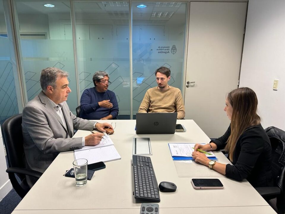 Reunión de trabajo de Luis Castellano por obras con financiamiento del gobierno Nacional