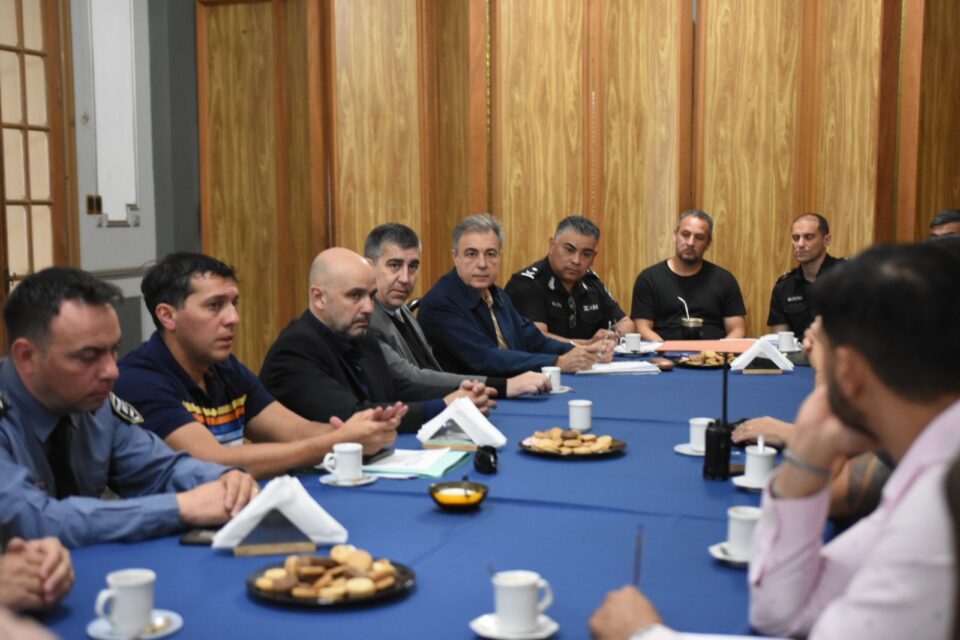 Encuentro del Comando Unificado con las presencias del Intendente y del Ministro de Seguridad