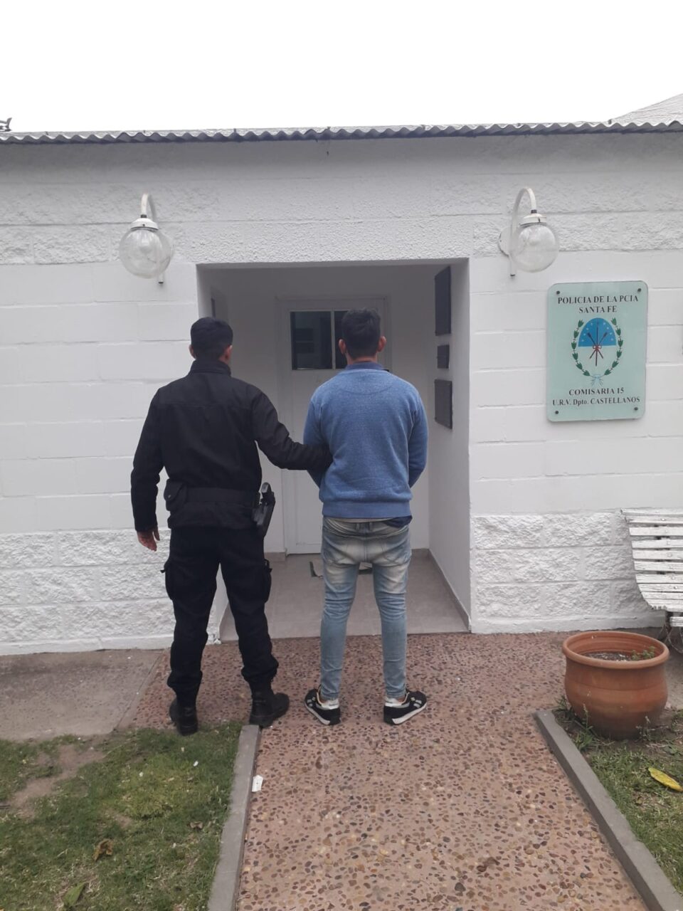 DETUVIERON A UN SUJETO VIOLENTO