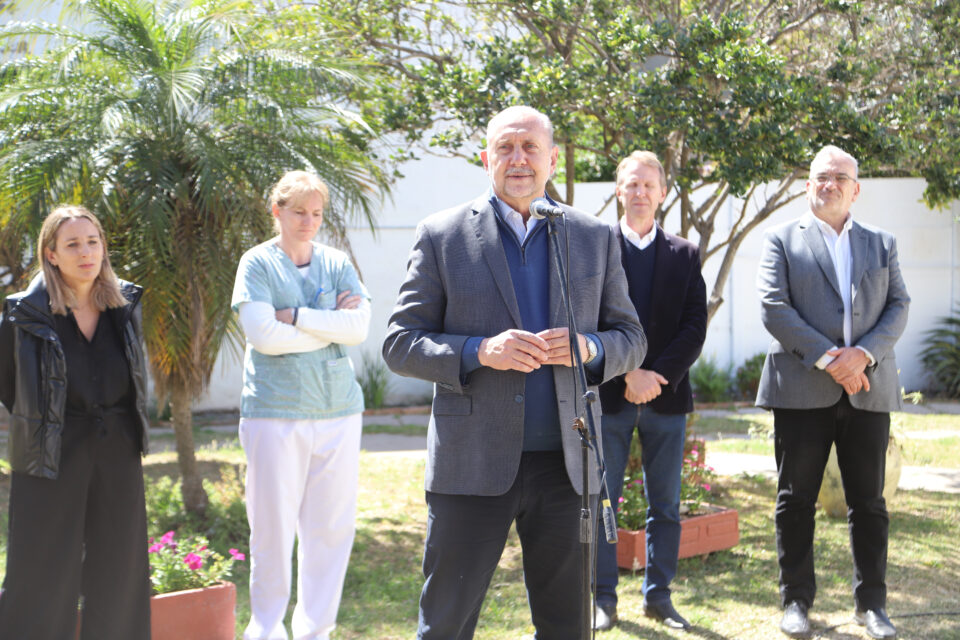 Perotti firmó el acta para dar inicio a las obras de ampliación del Hospital Dr. Almicar Gorosito de Sunchales