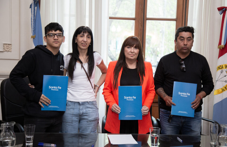 El gobierno de Santa Fe firmó un acta compromiso de solución amistosa con familiares de Vanesa Celma