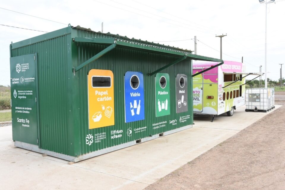 Recolección de residuos de patio en el sector 4