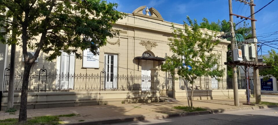 Condenaron a tres años y tres meses de prisión efectiva a un hombre que cometió delitos con un arma de fuego de fabricación casera