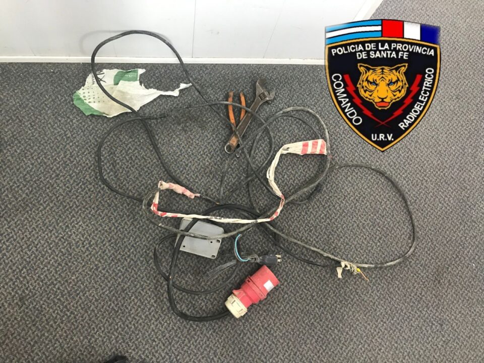 SECUESTRO DE VARIOS ELEMENTOS