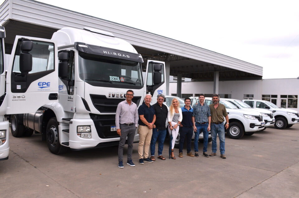 La EPE entregó 221 vehículos para la atención del servicio eléctrico en la provincia