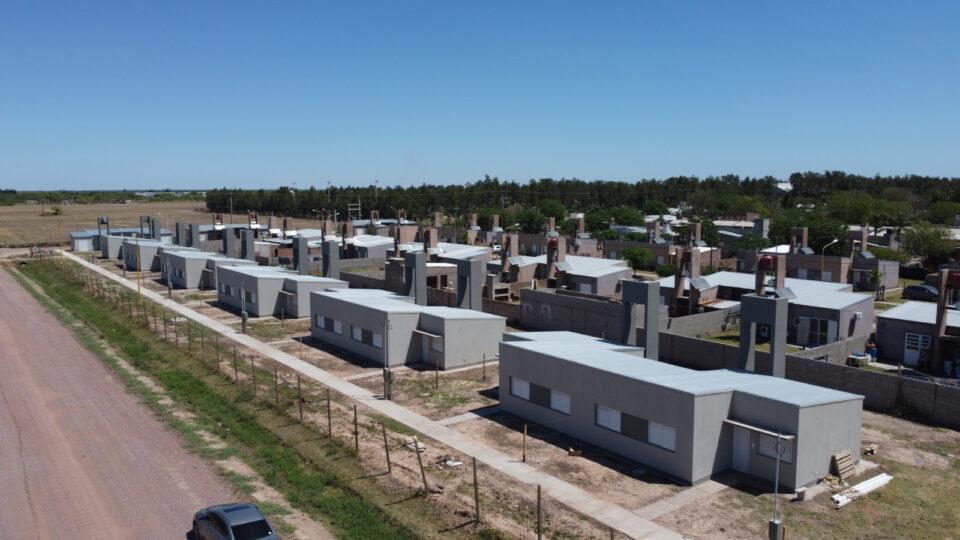 La provincia sorteó 45 viviendas para familias de Tostado