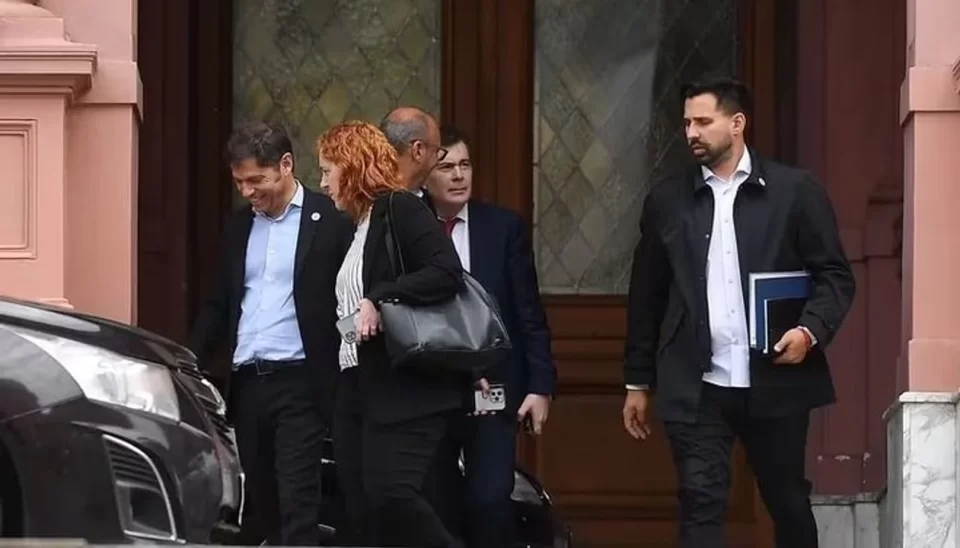 Gobernadores peronistas insisten en compensación con el Impuesto al Cheque y no con Ganancias