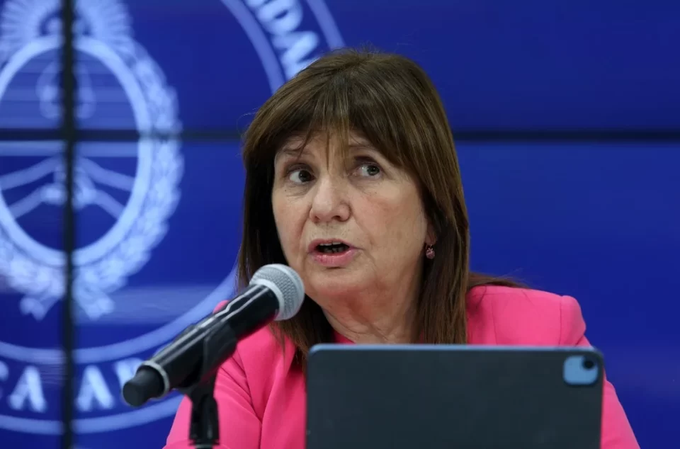 Bullrich presentó el nuevo protocolo antipiquetes: uno por uno, todos los puntos