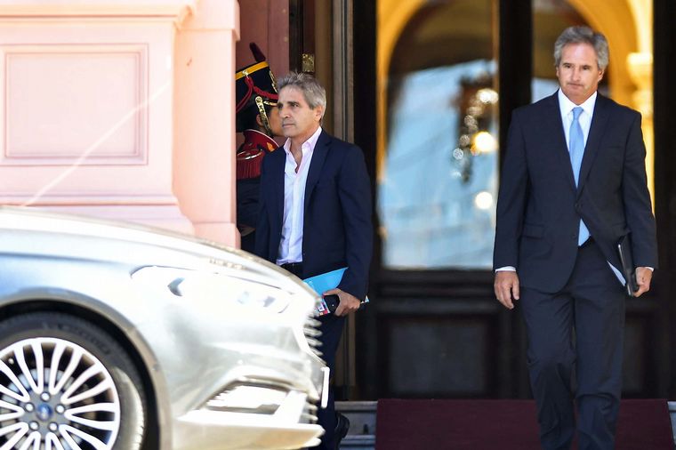 Una por una las diez medidas motosierra del gobierno de Milei