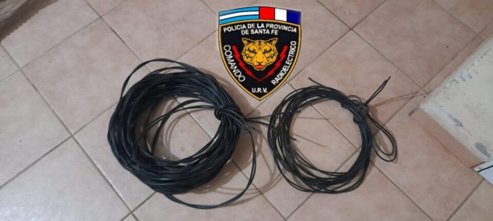 Rafaela  ROBARON CABLES Y FUERON DETENIDOS