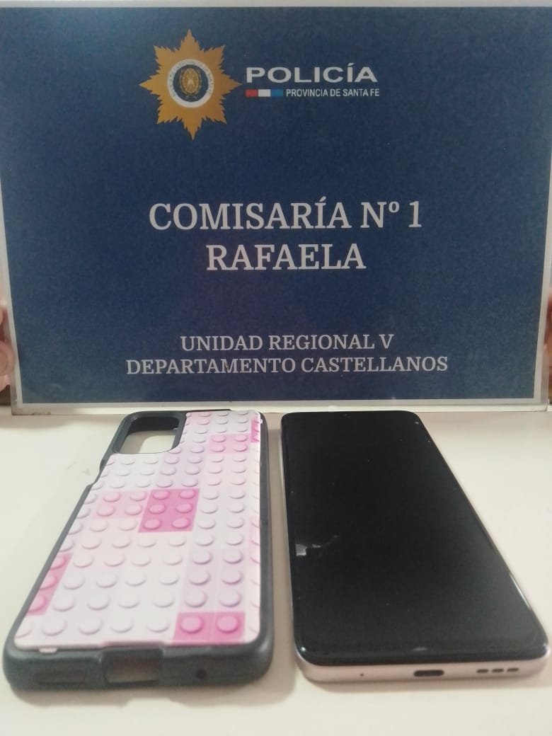 Rafaela SUSTRAJO UN CELULAR Y FUE APREHENDIDA