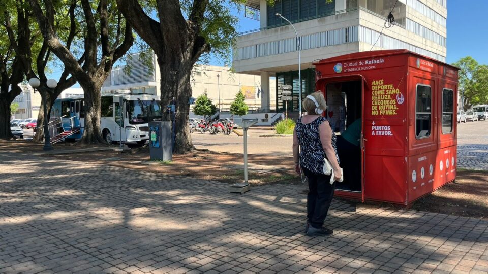 El Punto Sano sigue prestando servicios en la Plaza 25 de Mayo