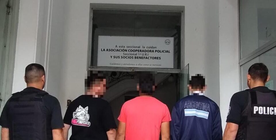 SANTA FE APREHENDIERON A TRES HOMBRES Y SECUESTRARON UN AUTOMÓVIL Y ELEMENTOS POR TENTATIVA DE ROBO