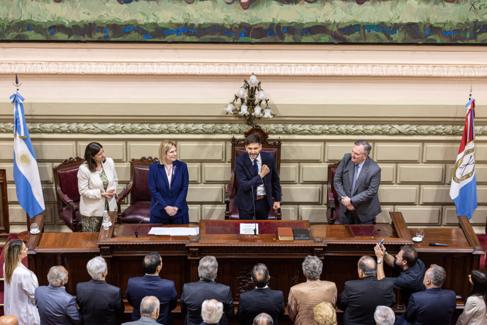 Asumió Maximiliano Pullaro con anuncios clave en seguridad, educación y producción