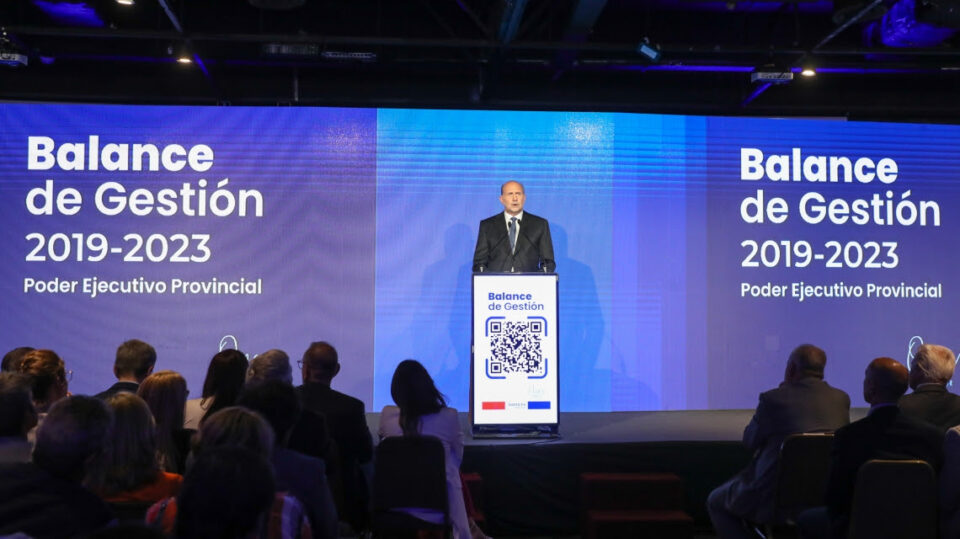    Perotti presentó el tablero de obra pública