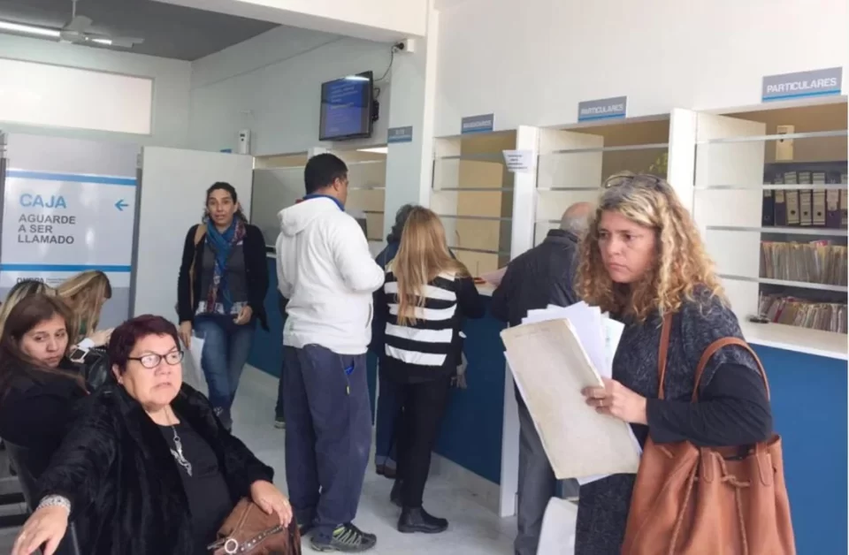 El Gobierno puso en marcha su plan para intervenir todos los registros automotores del país