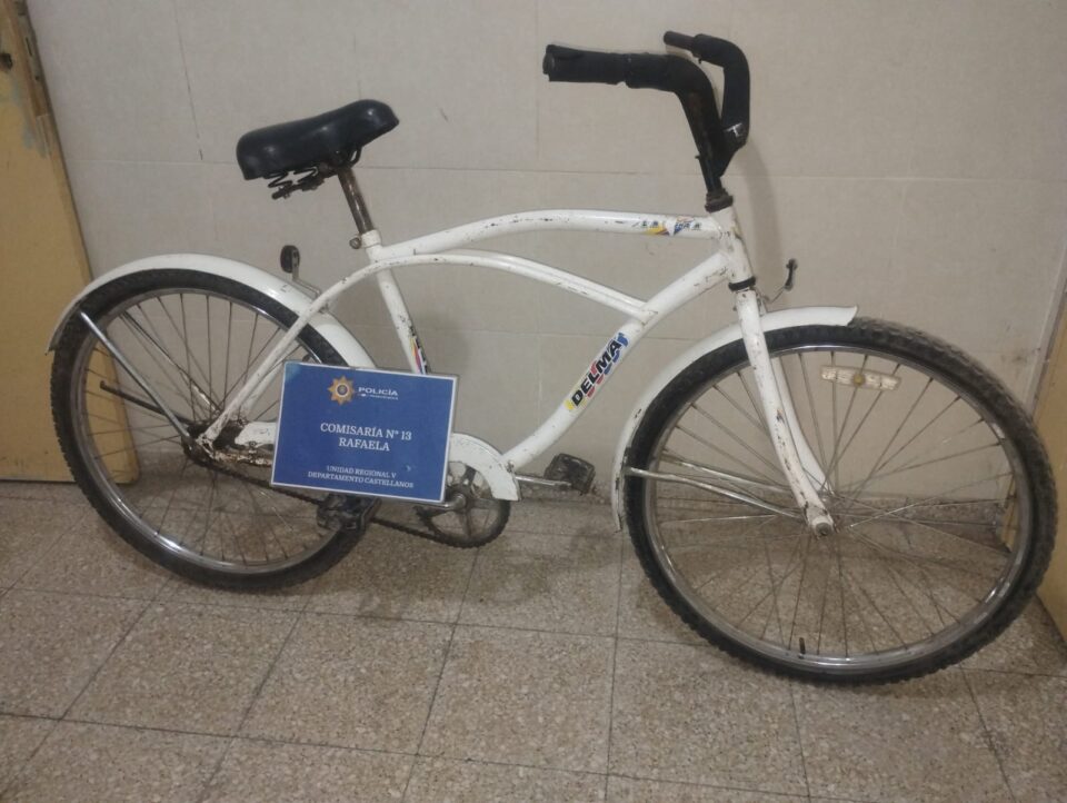 Rafaela SECUESTRO DE UNA BICICLETA