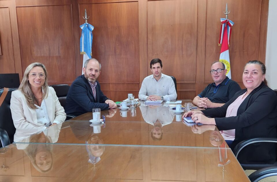 Leonardo Viotti y funcionarios provinciales fijaron los objetivos del Área Metropolitana