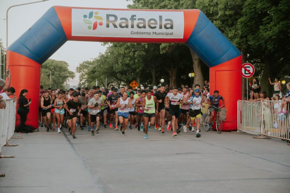 Con más de 300 corredores, se llevó a cabo la primera Carrera Recreativa Nocturna del año