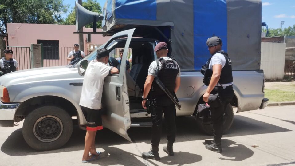 Interceptaron una camioneta en accionar sospechoso