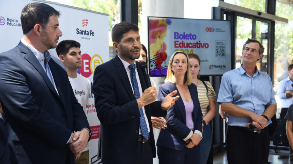Maximiliano Pullaro presentó el Boleto Educativo 2024