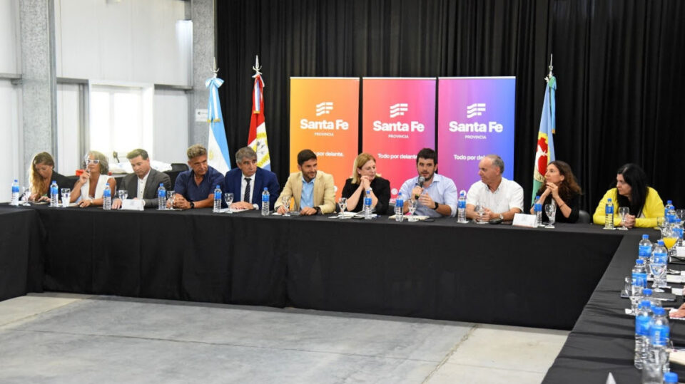 Maximiliano Pullaro reunió a su Gabinete en Venado Tuerto