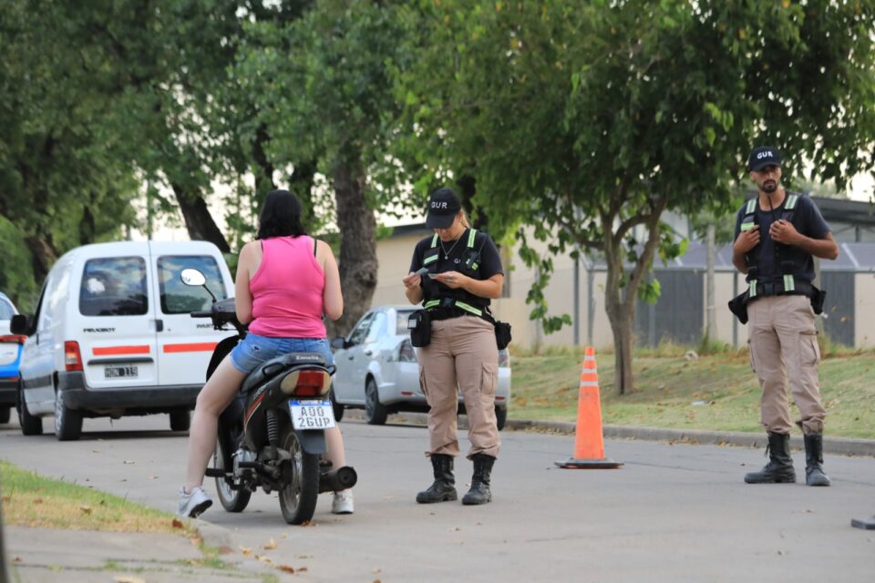 El municipio llevó a cabo operativos de saturación en diferentes barrios de la ciudad