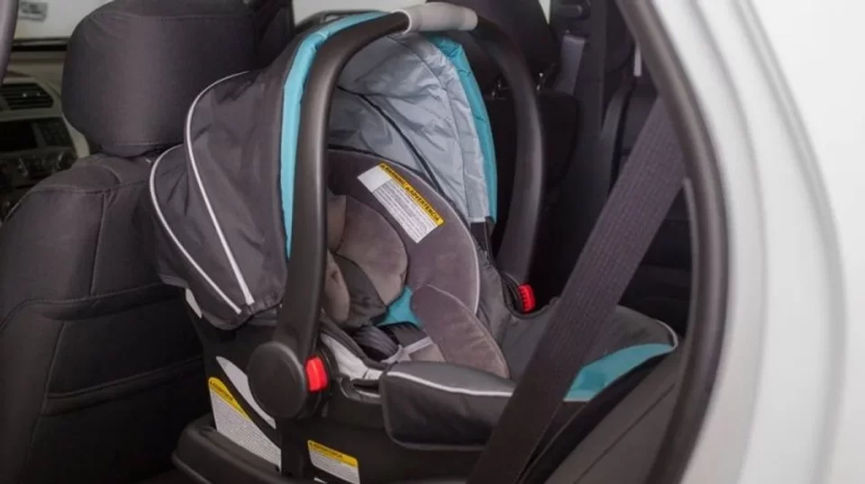 Horror en Neuquén: murió un chico de tres años que quedó encerrado en el auto de su padre