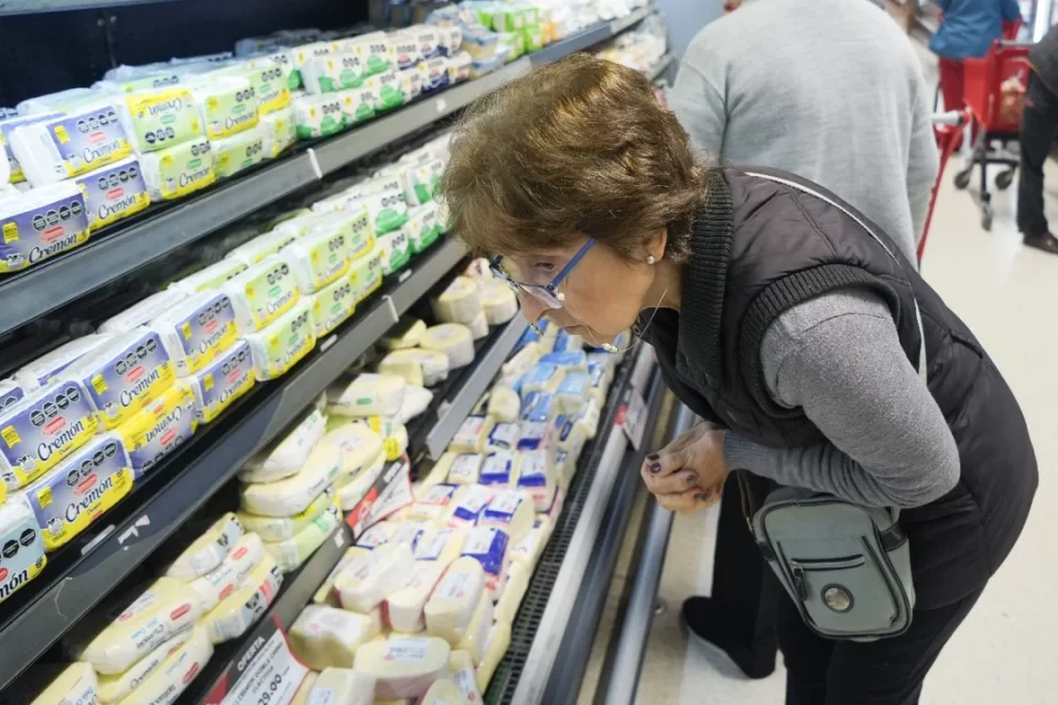 Las jubilaciones y pensiones se pagarán en dos tramos en abril: los detalles