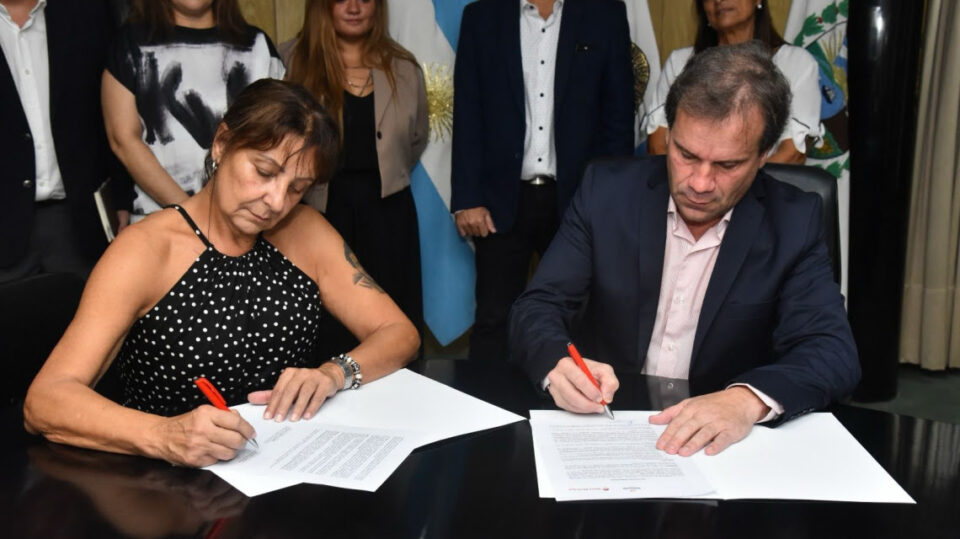 Provincia y el Banco Municipal de Rosario ofrecen beneficios a comercios para acceder al posnet inalámbrico