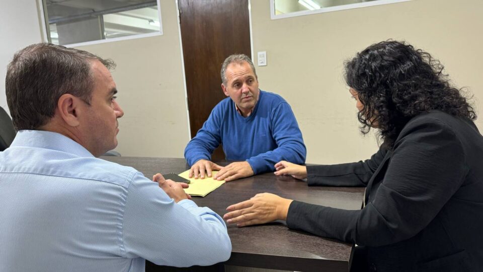 CAYASTA: EL PRESIDENTE COMUNAL Y EL SENADOR POR GARAY SE REUNIERON CON LA SECRETARIA DE EDUCACION